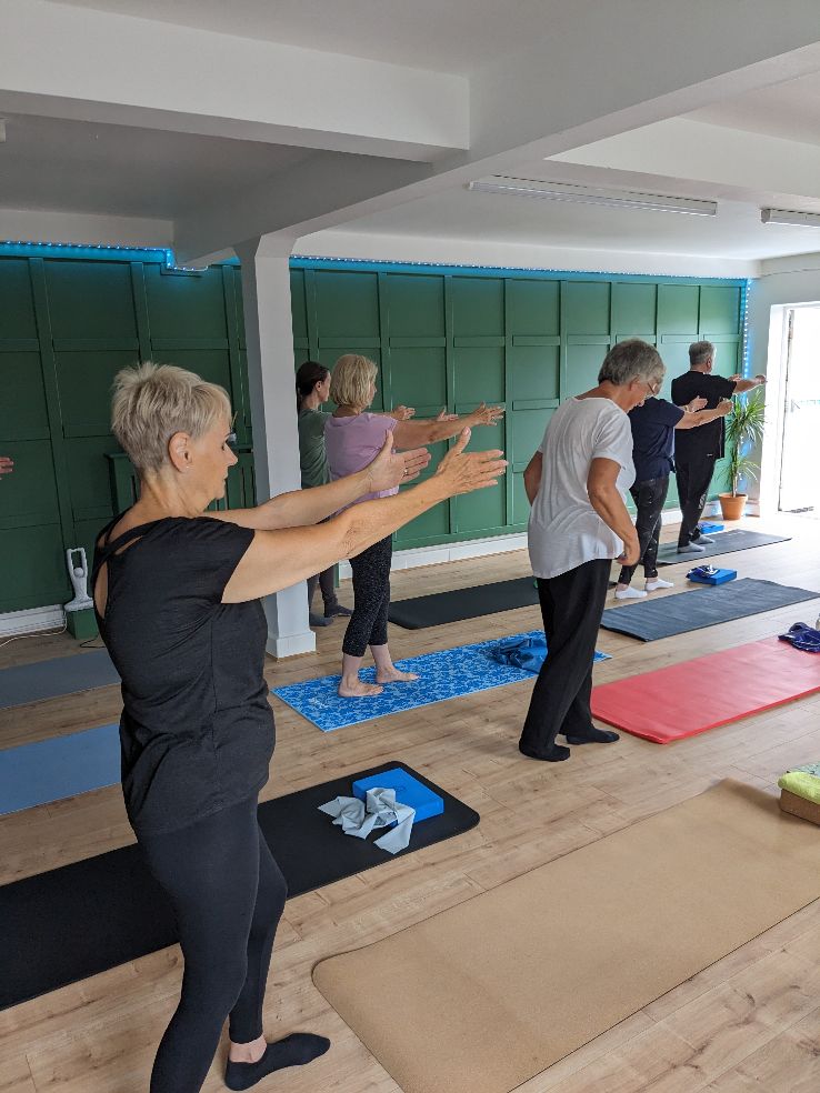 picture of older adult class at SR Pilates UK, based in Horsforth, Leeds, West Yorkshire